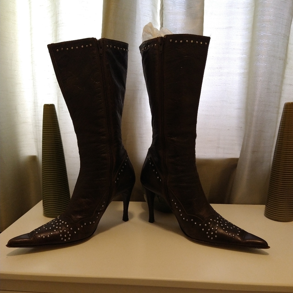 Boots - Picture 3 of 5